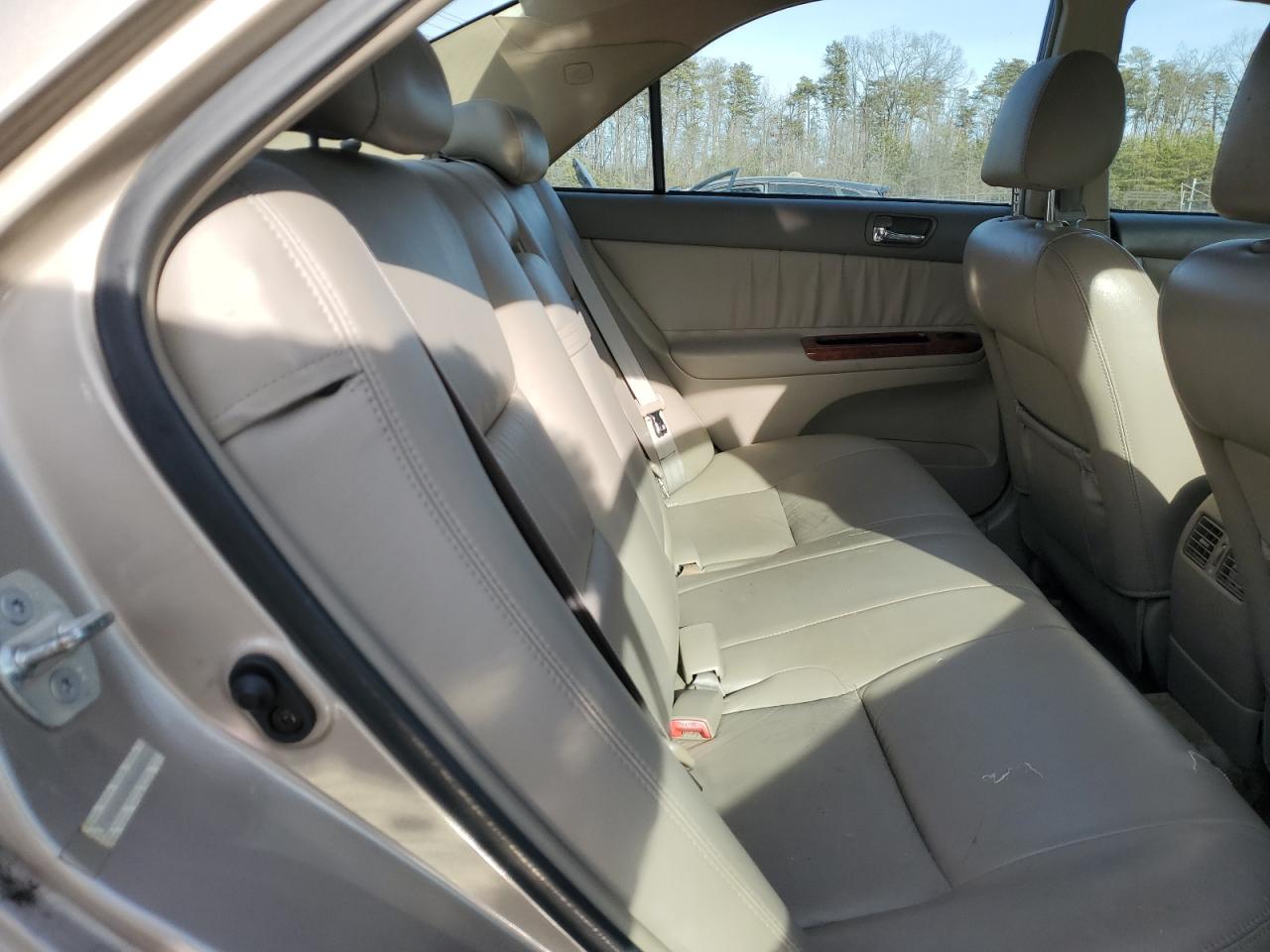 2004 Toyota Camry - Image 10