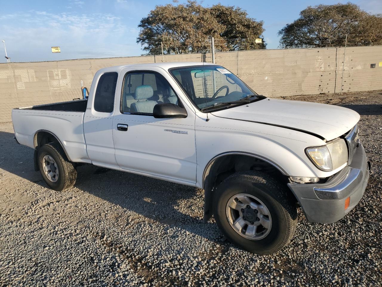 2000 Toyota Tacoma - Image 4