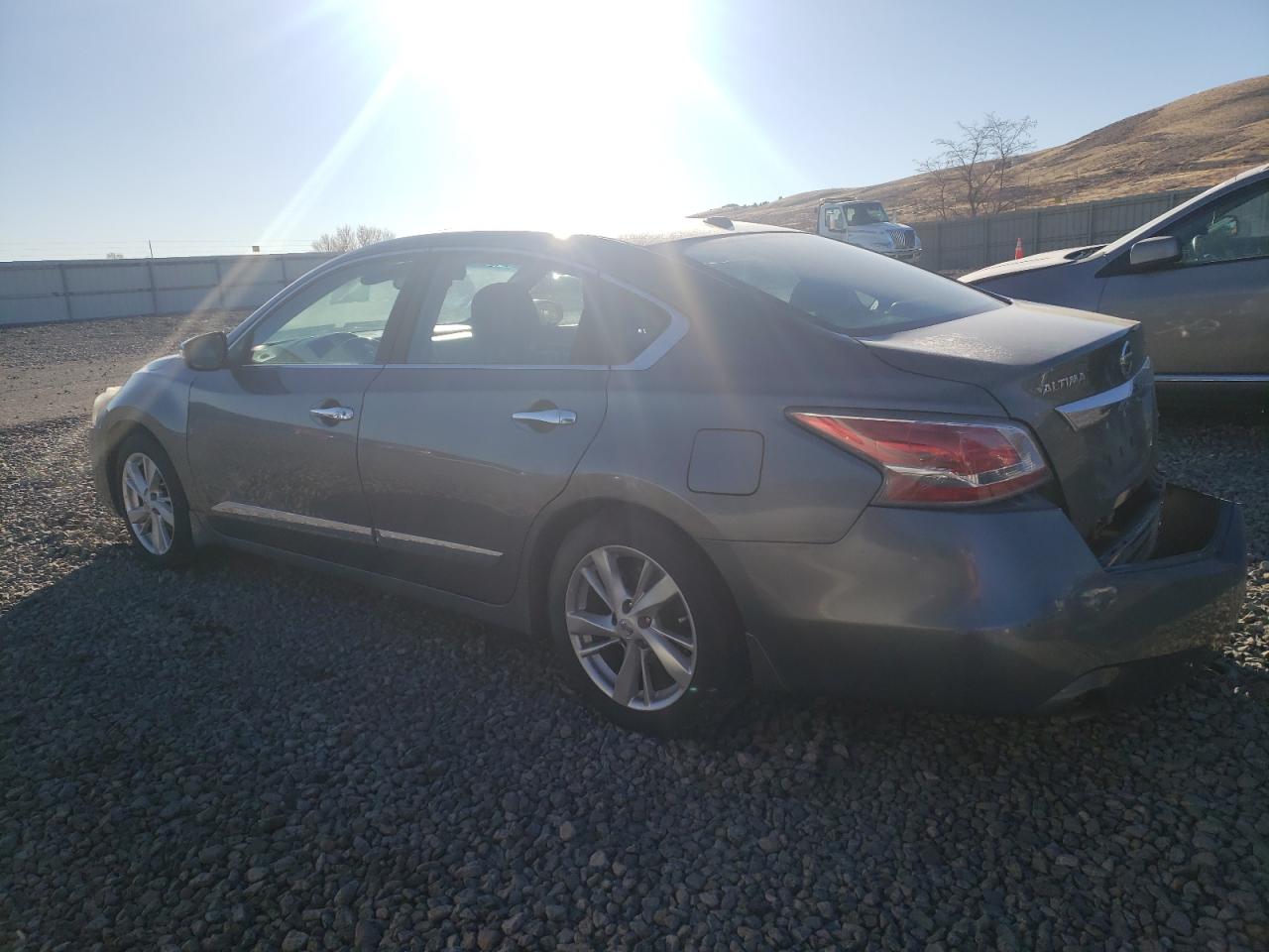 2015 Nissan Altima - Image 2