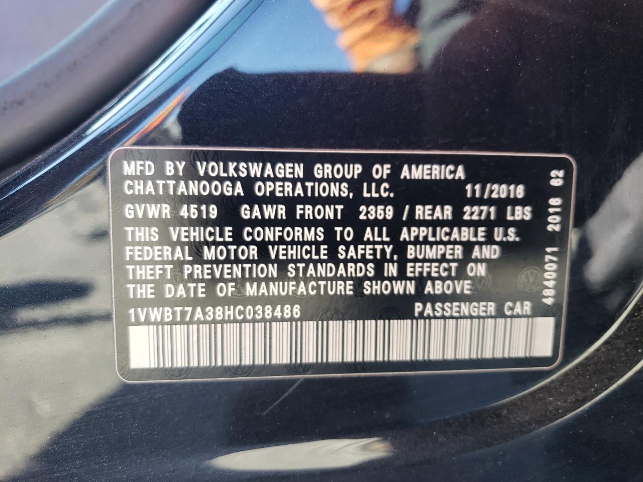 2017 Volkswagen Passat - Image 12