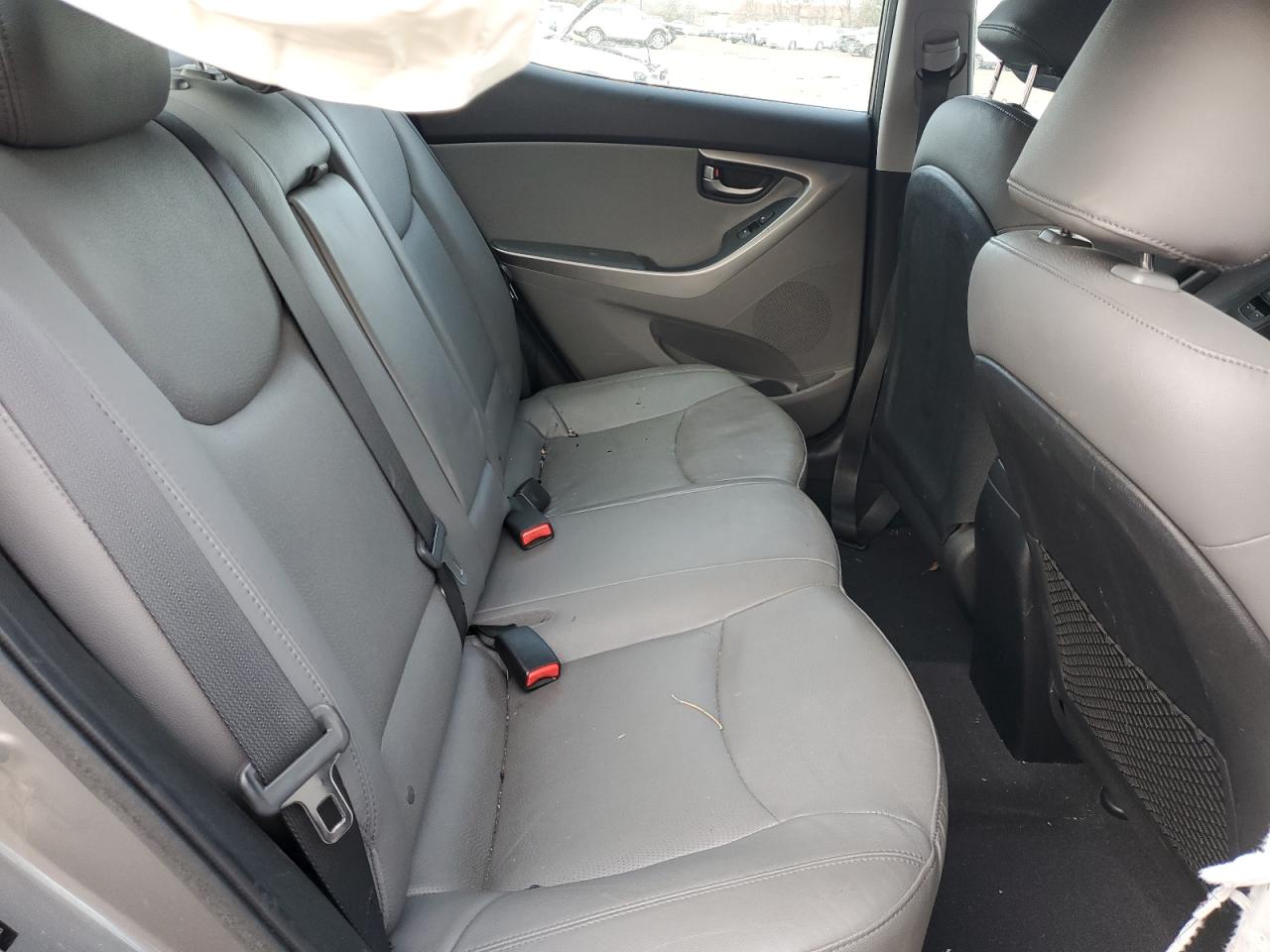 2012 Hyundai Elantra - Image 10