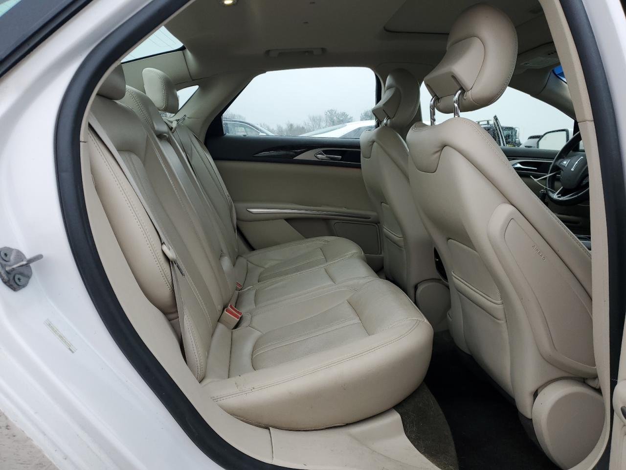 2016 Lincoln MKZ - Image 10