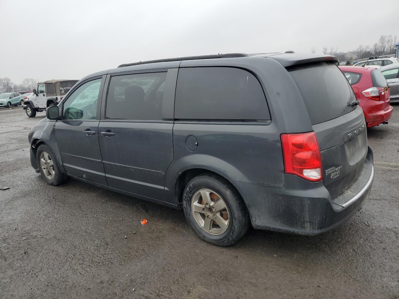 2011 Dodge Caravan - Image 2