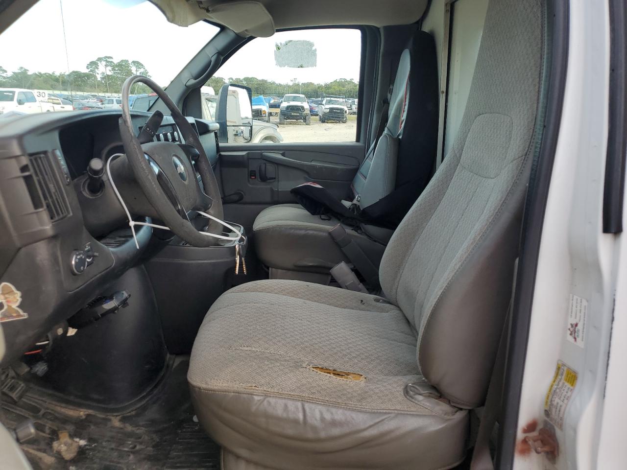 2010 Chevrolet Express - Image 7