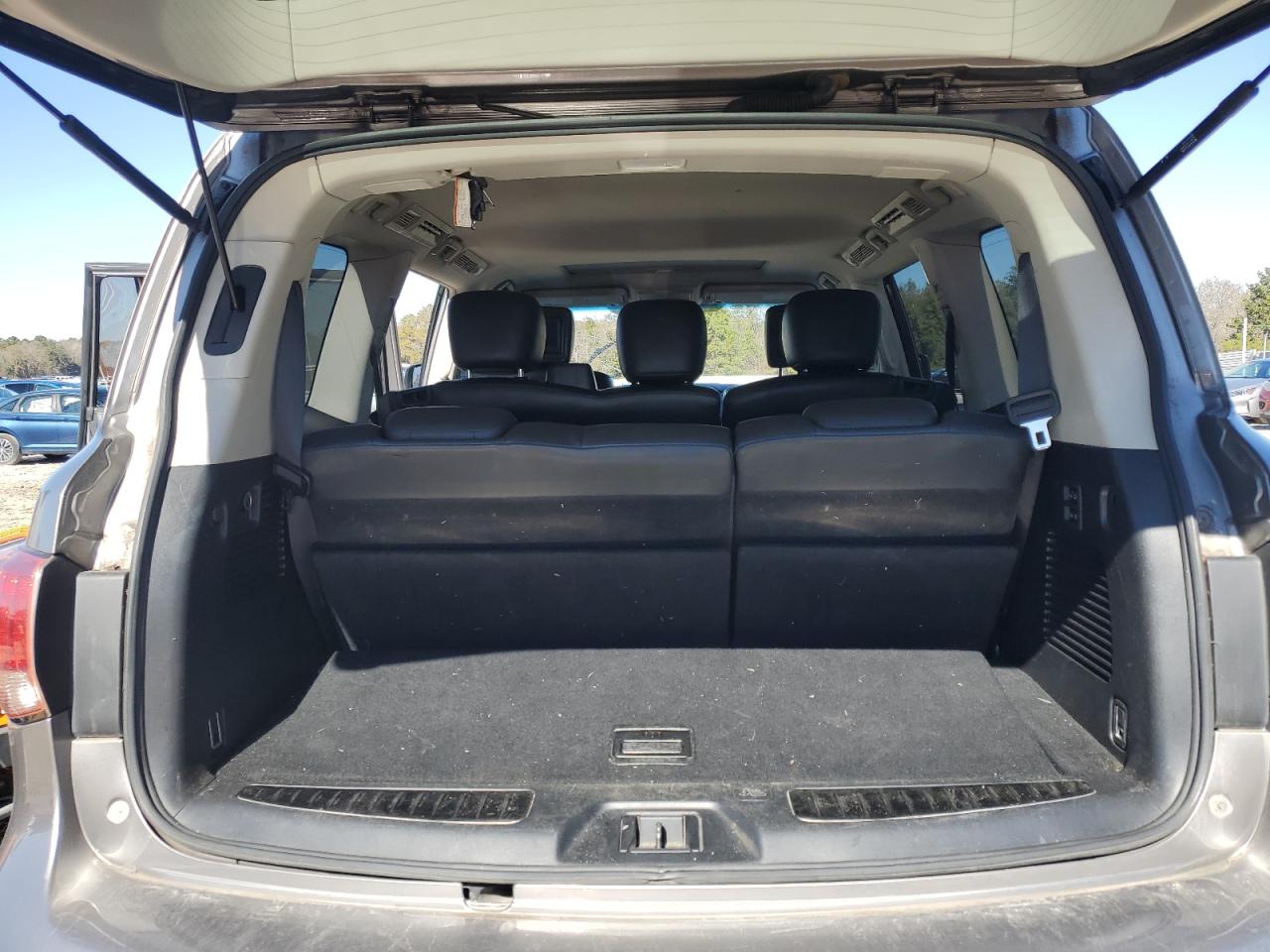 2011 Infiniti QX56 - Image 6
