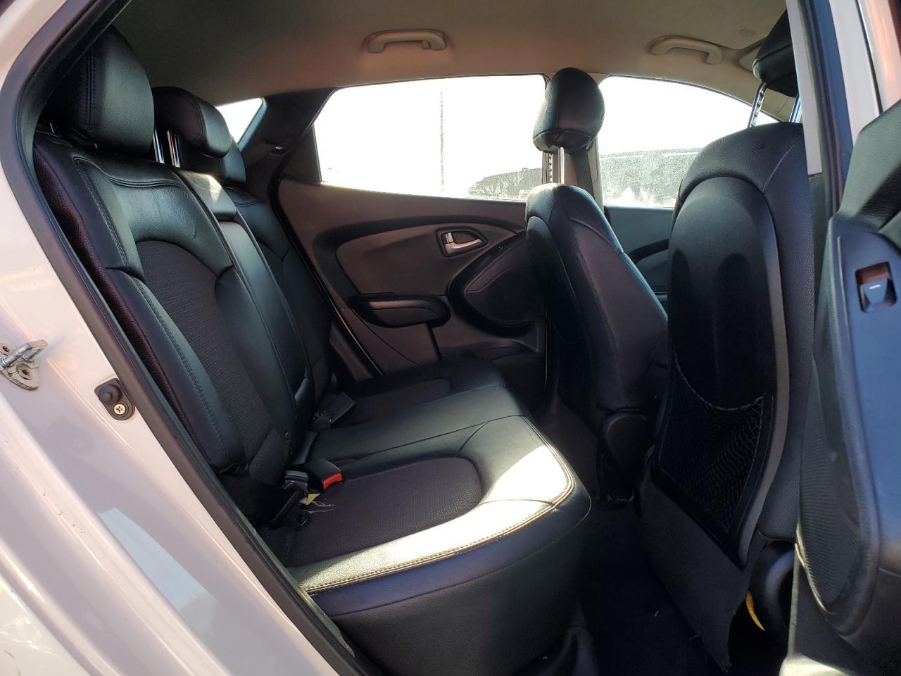 2013 Hyundai Tucson - Image 11