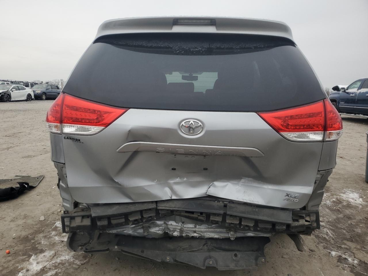 2014 Toyota Sienna - Image 6