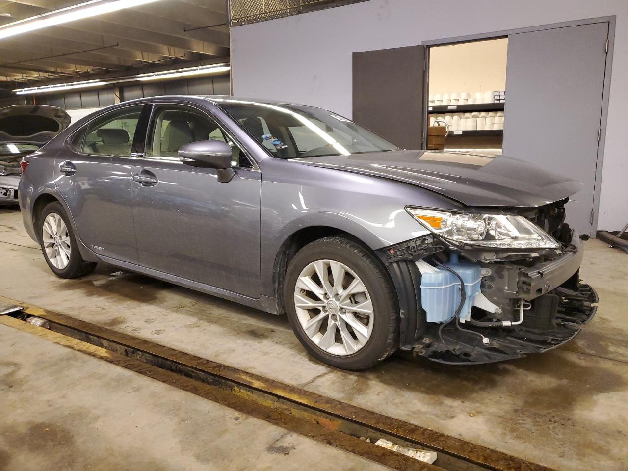 2013 Lexus ES - Image 4