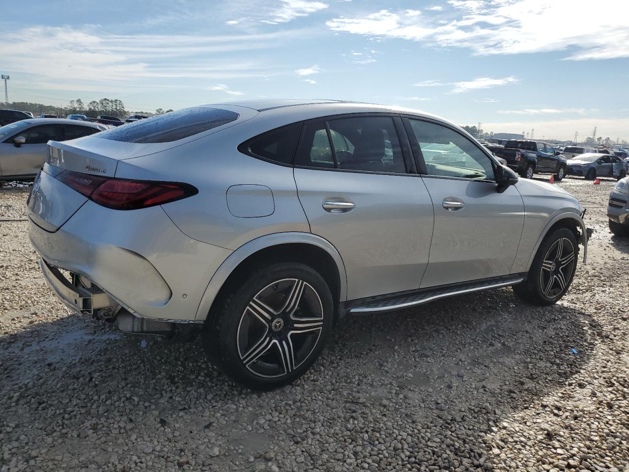 2024 Mercedes-Benz GLC - Image 3