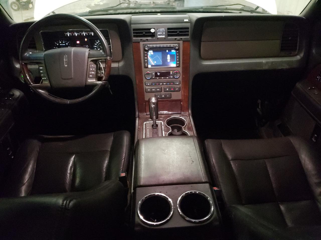 2013 Lincoln Navigator - Image 8