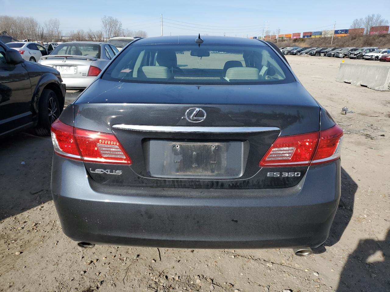 2010 Lexus ES - Image 6
