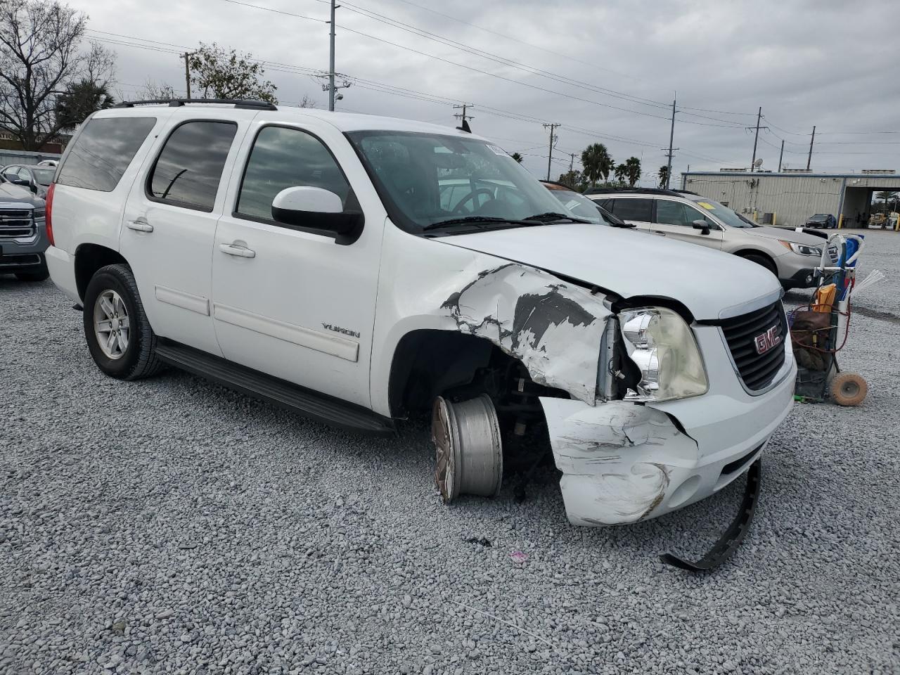 2011 GMC Yukon - Image 4