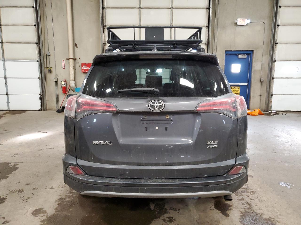 2017 Toyota RAV 4 - Image 6