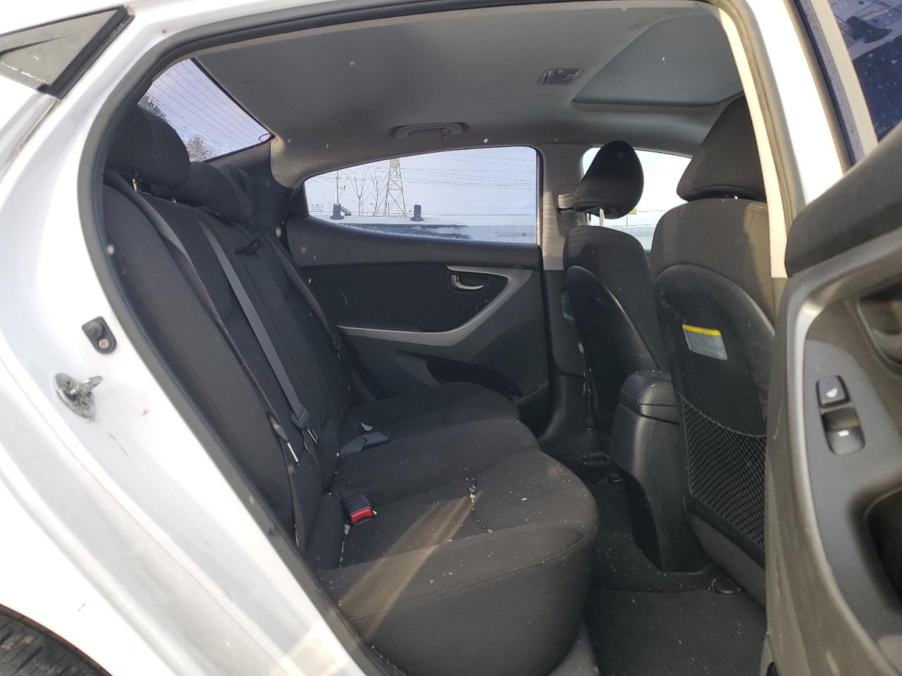 2016 Hyundai Elantra - Image 10
