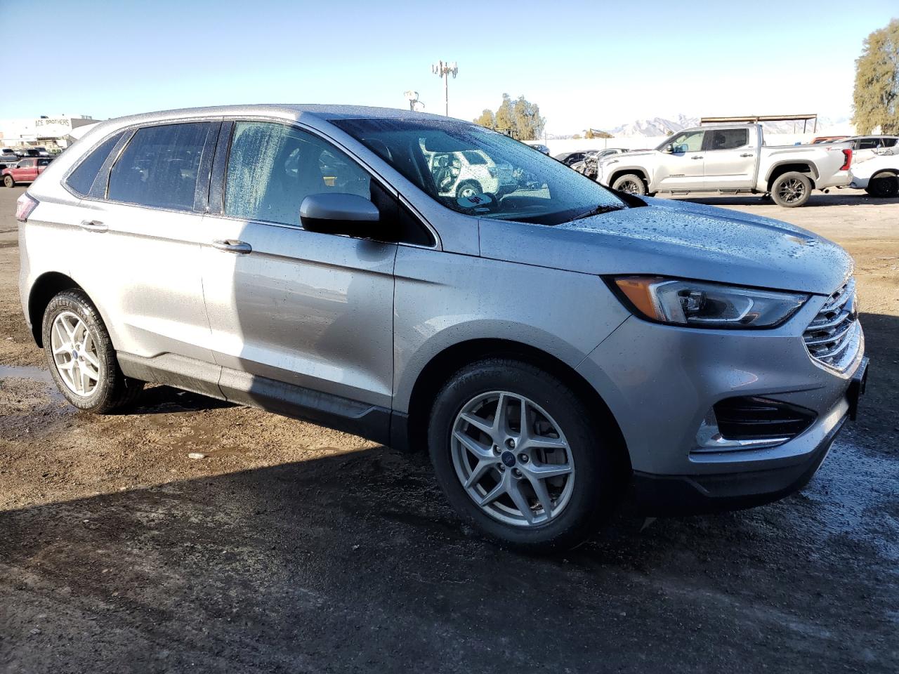 2022 Ford Edge - Image 4