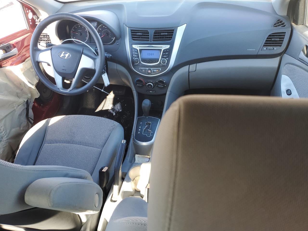 2013 Hyundai Accent - Image 8