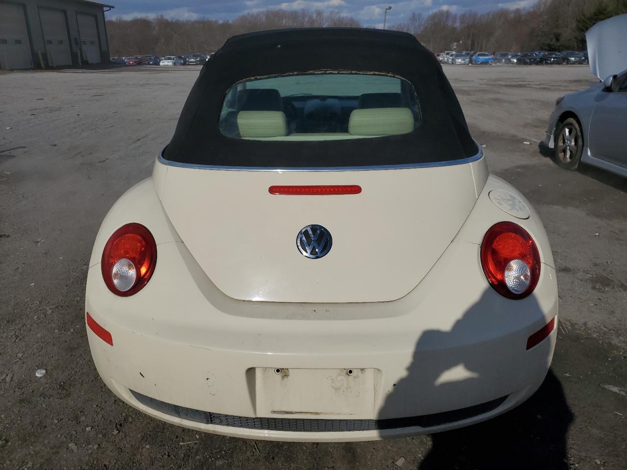 2008 Volkswagen Beetle - Image 6