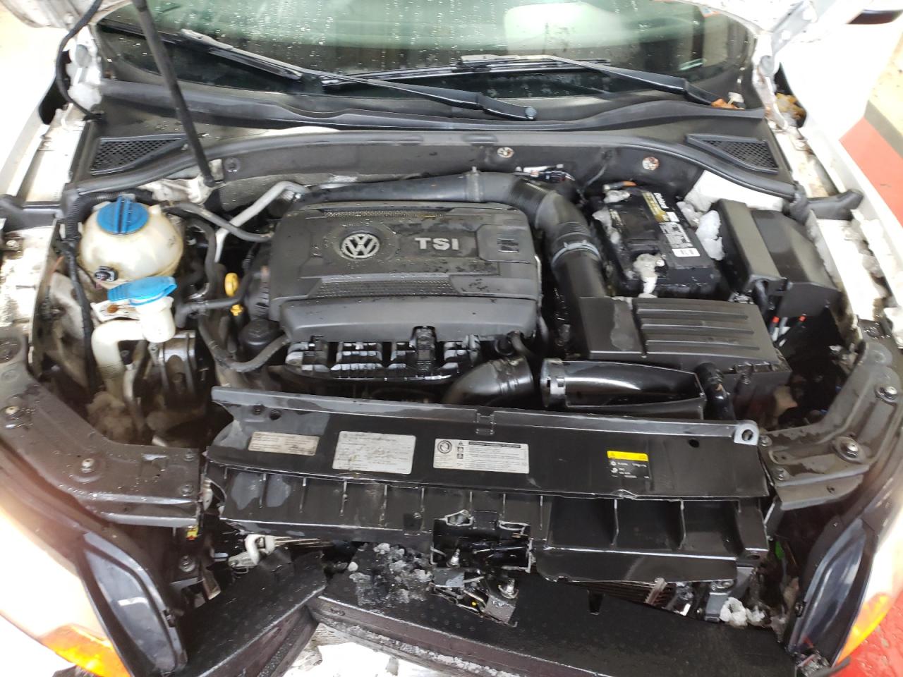 2015 Volkswagen Passat - Image 11