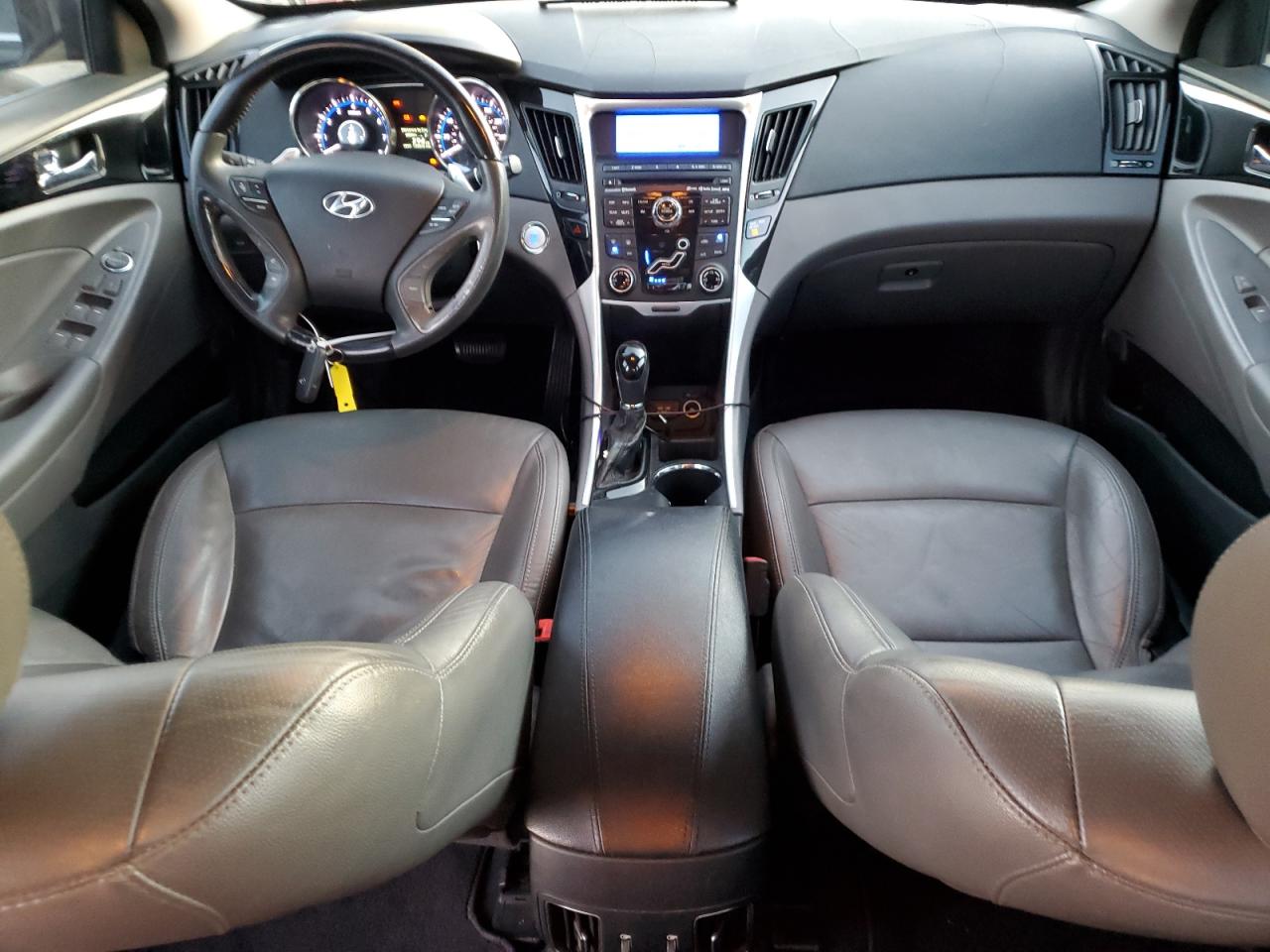 2011 Hyundai Sonata - Image 8