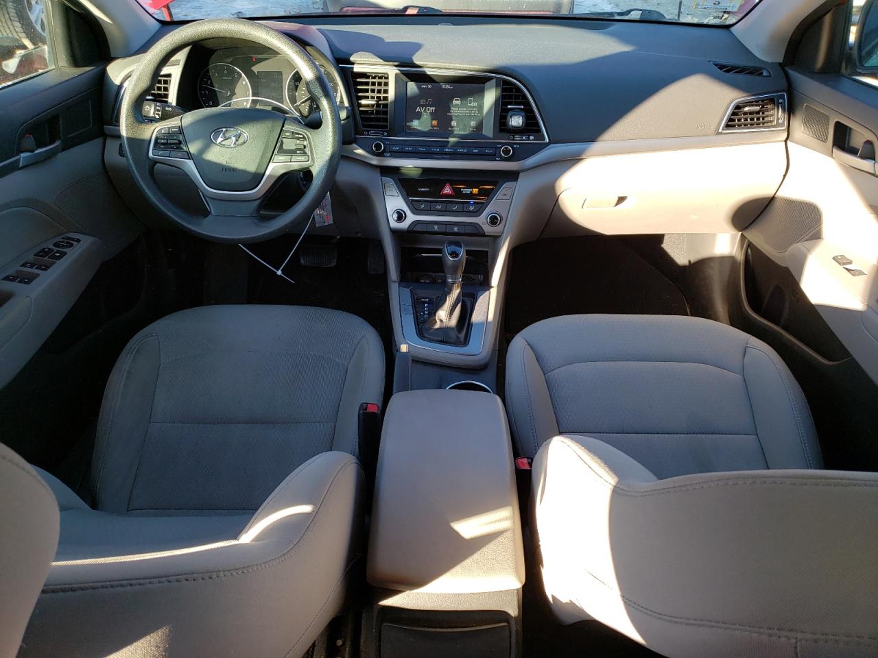 2017 Hyundai Elantra - Image 8