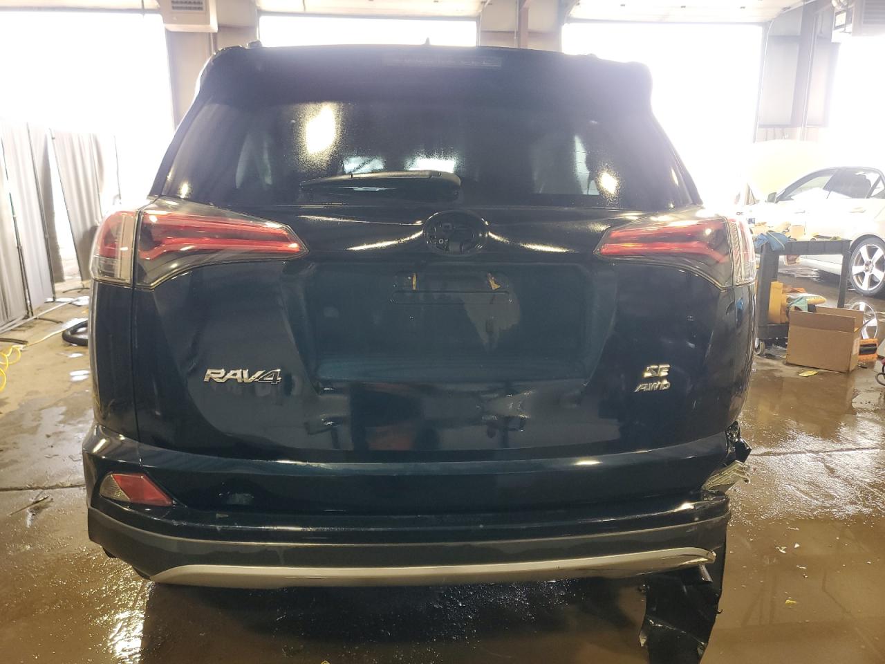 2018 Toyota RAV 4 - Image 6