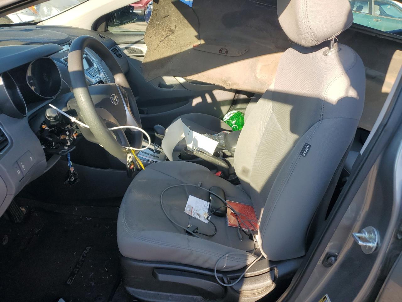 2012 Hyundai Elantra - Image 7