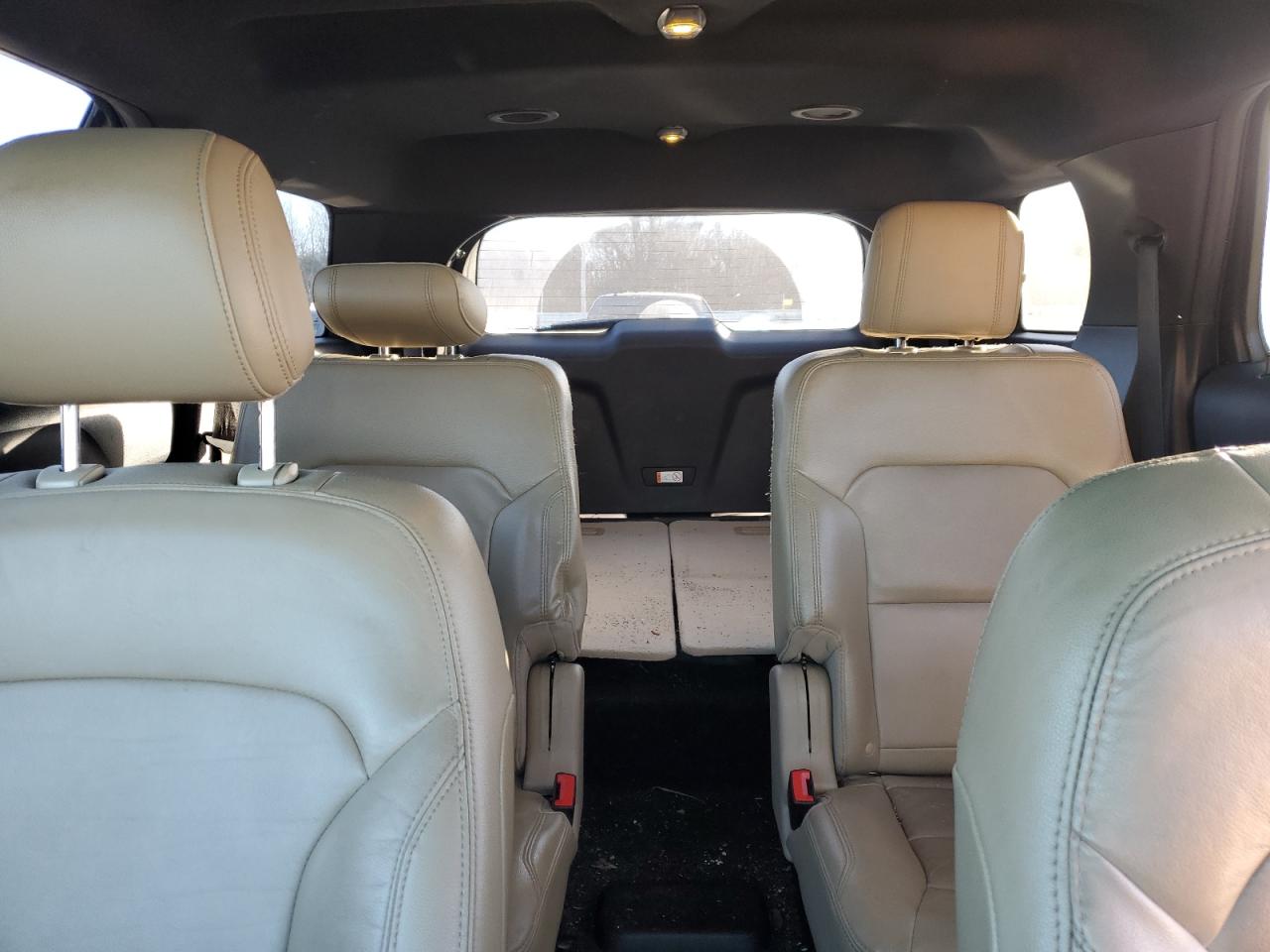 2016 Ford Explorer - Image 10