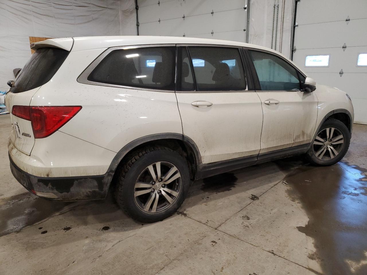 2017 Honda Pilot - Image 3