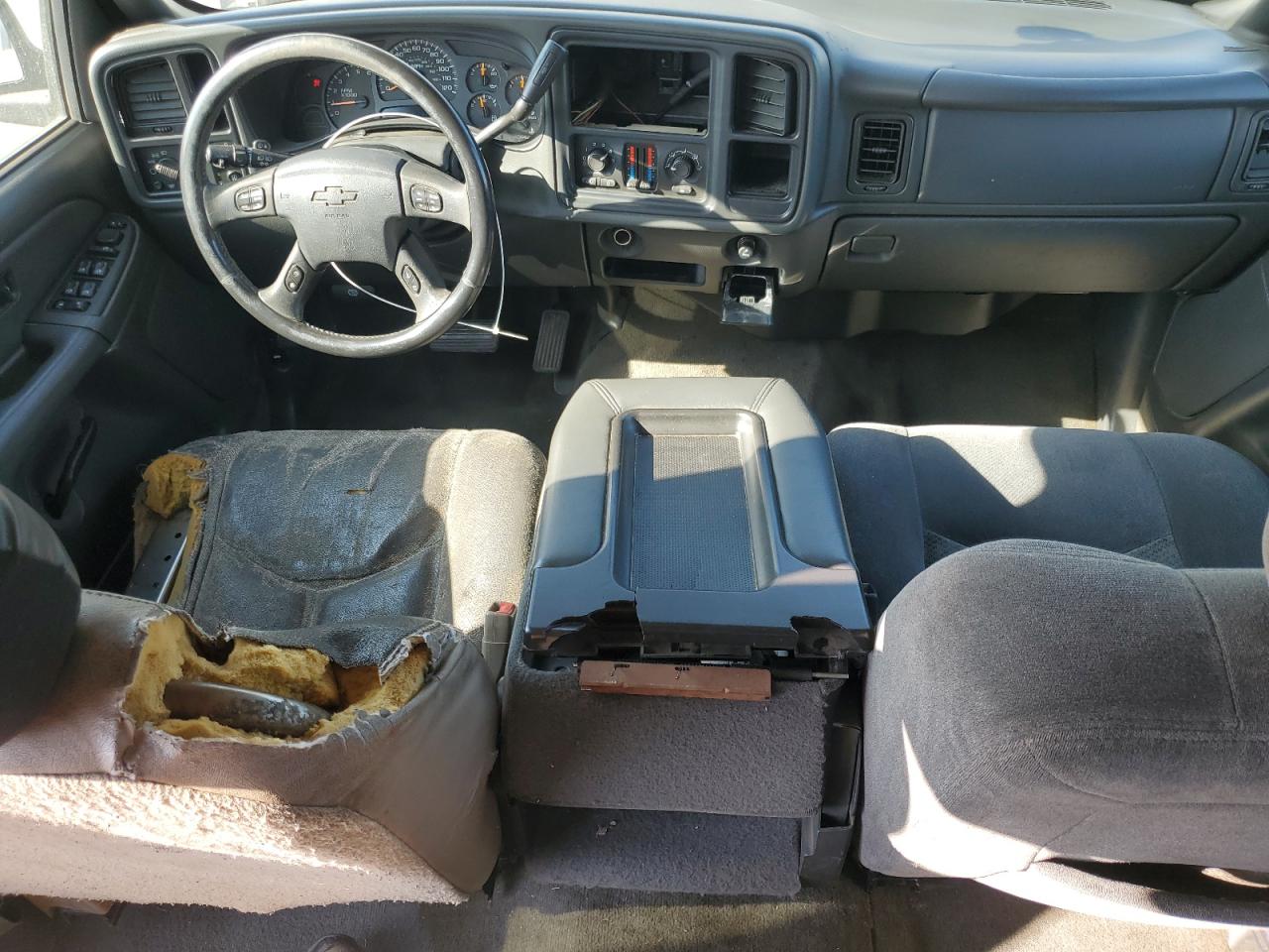 2005 Chevrolet Silverado - Image 8