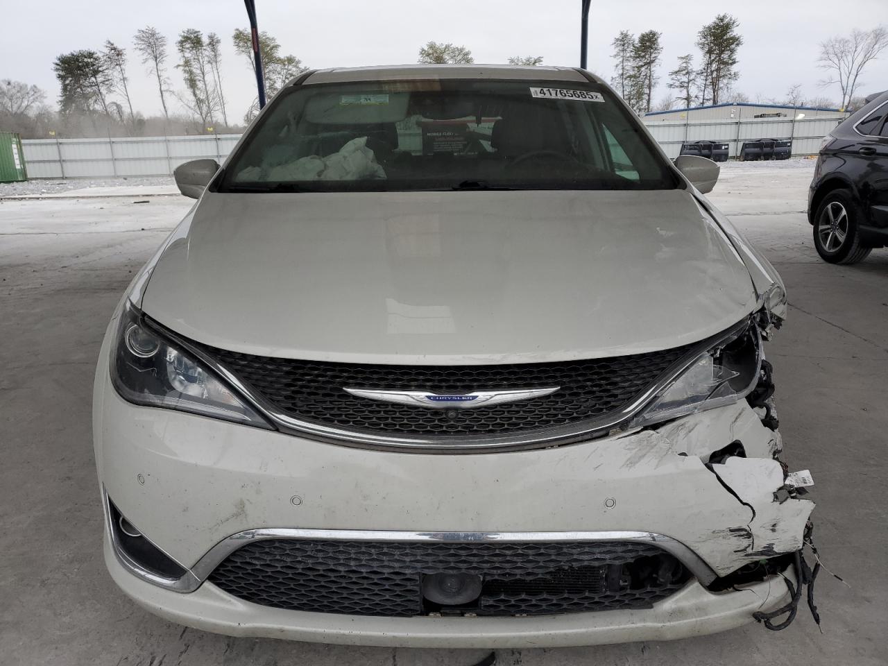 2020 Chrysler Pacifica - Image 5