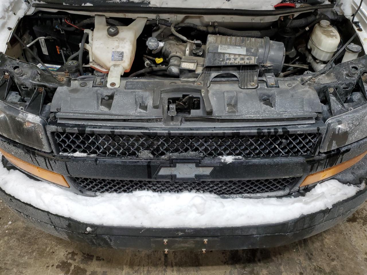 2018 Chevrolet Express - Image 12