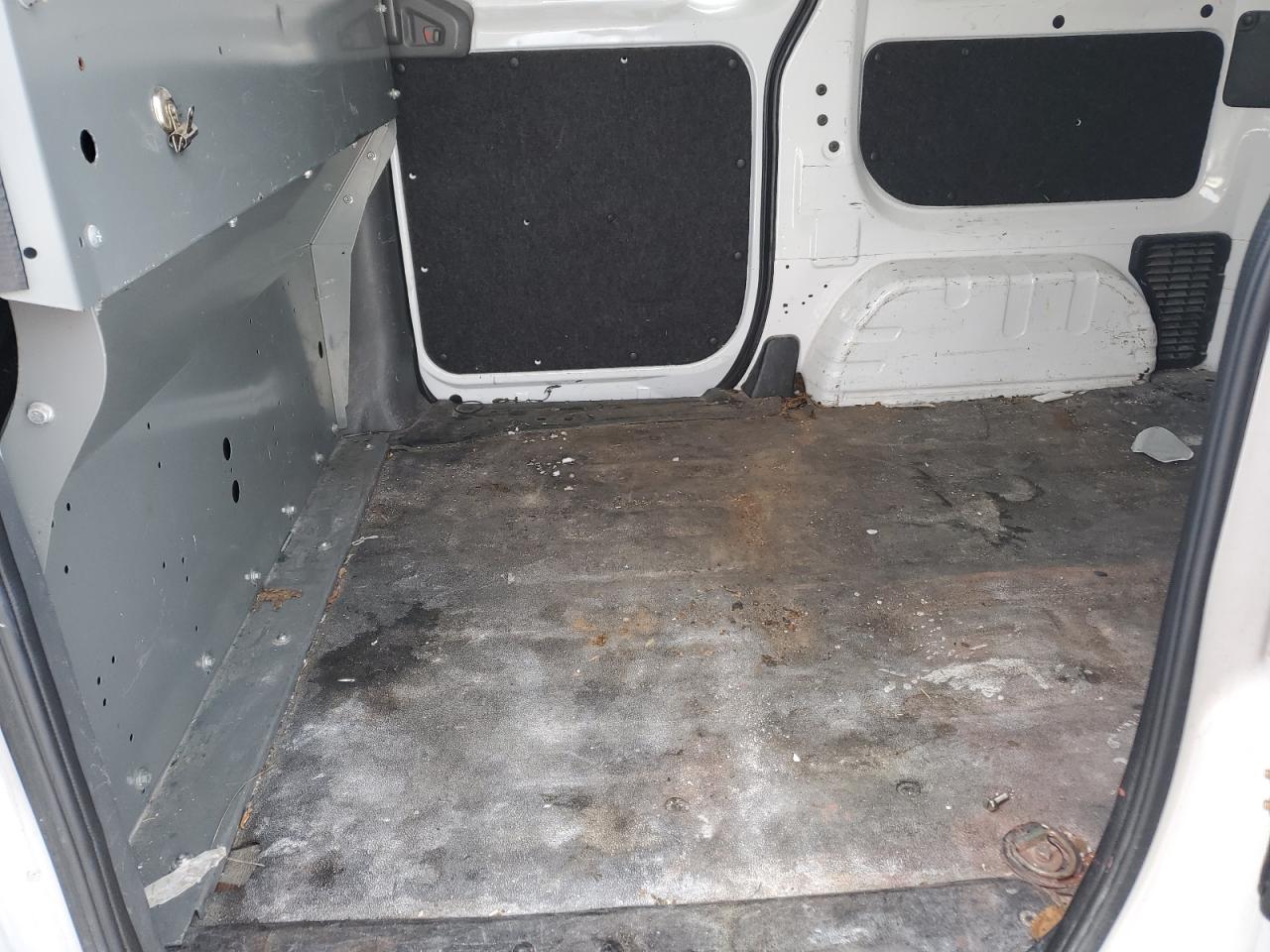 2018 Nissan NV - Image 10