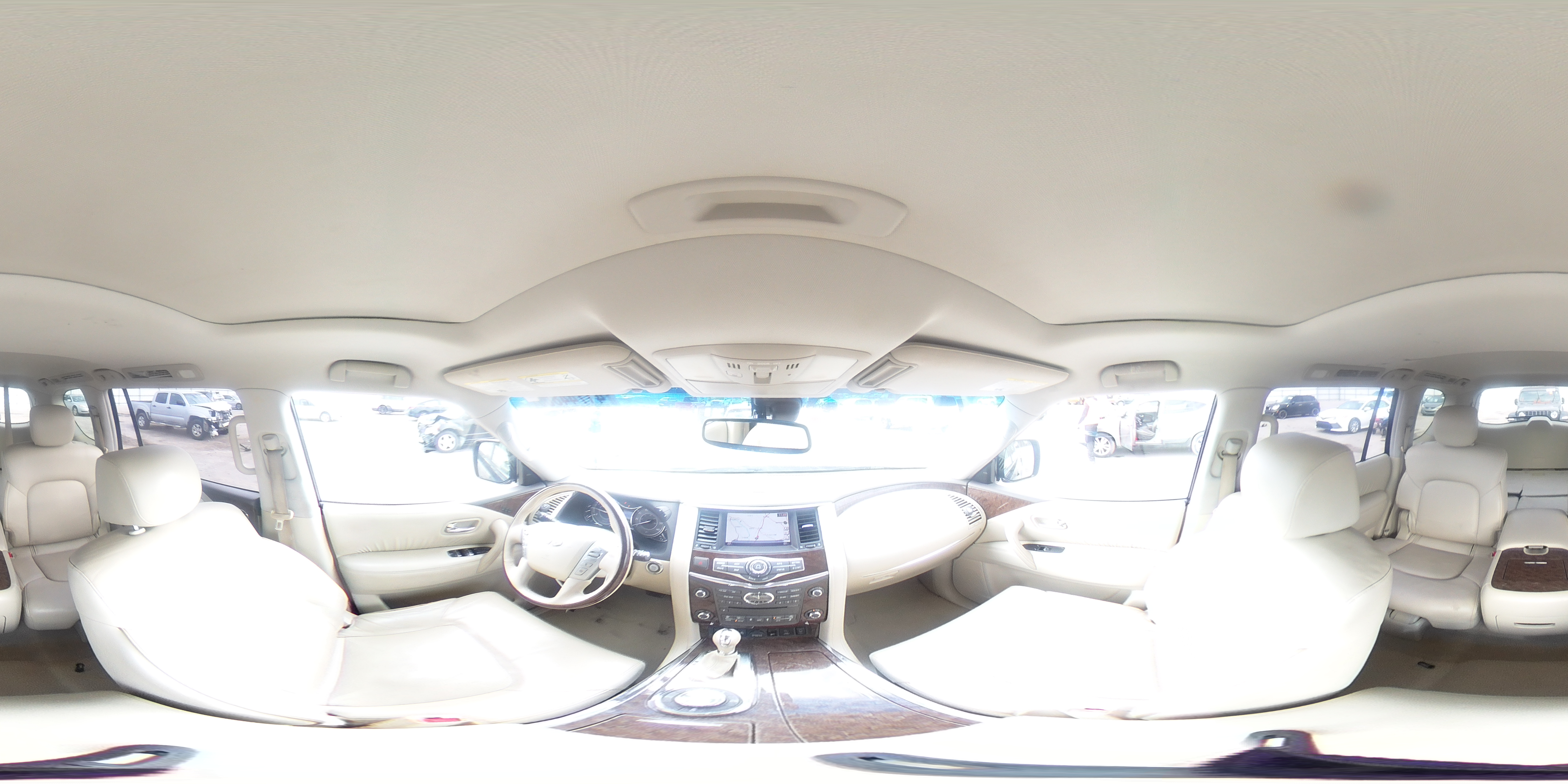 2015 Infiniti QX80 - Image 13