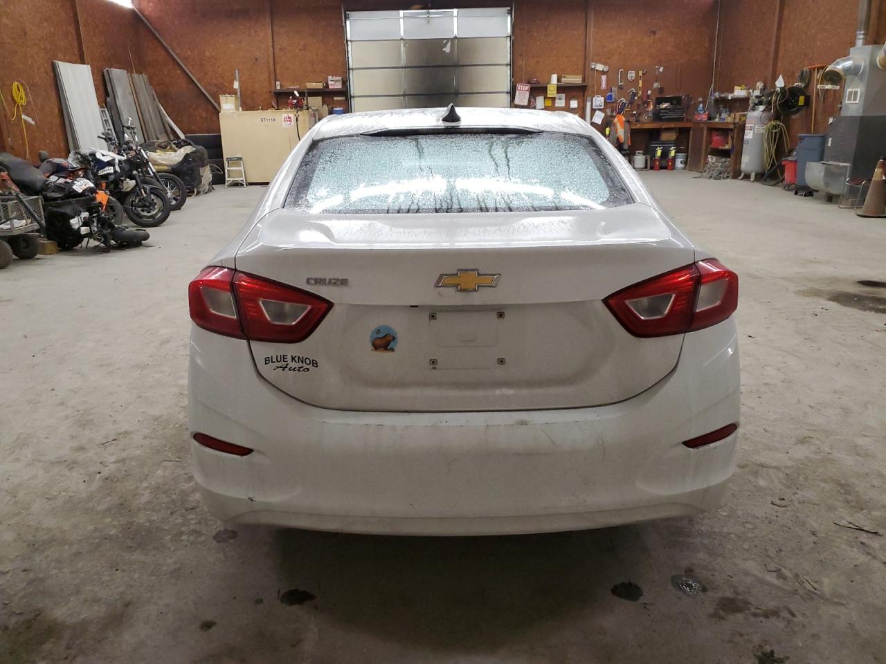 2018 Chevrolet Cruze - Image 6