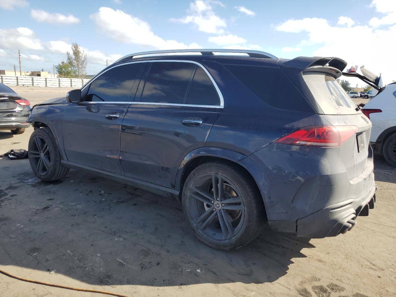2021 Mercedes-Benz GLE - Image 2