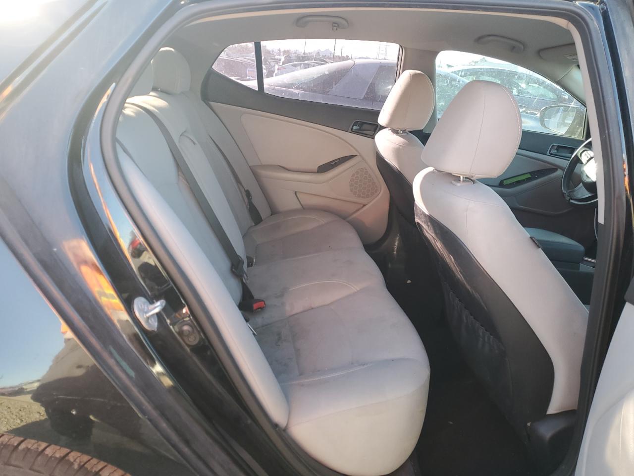 2014 Kia Optima - Image 10