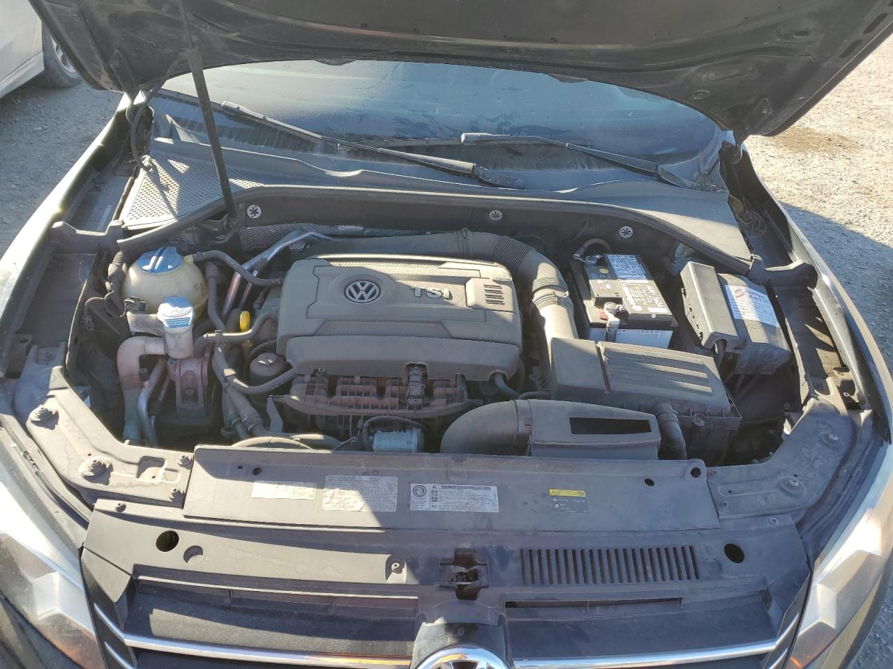 2014 Volkswagen Passat - Image 11
