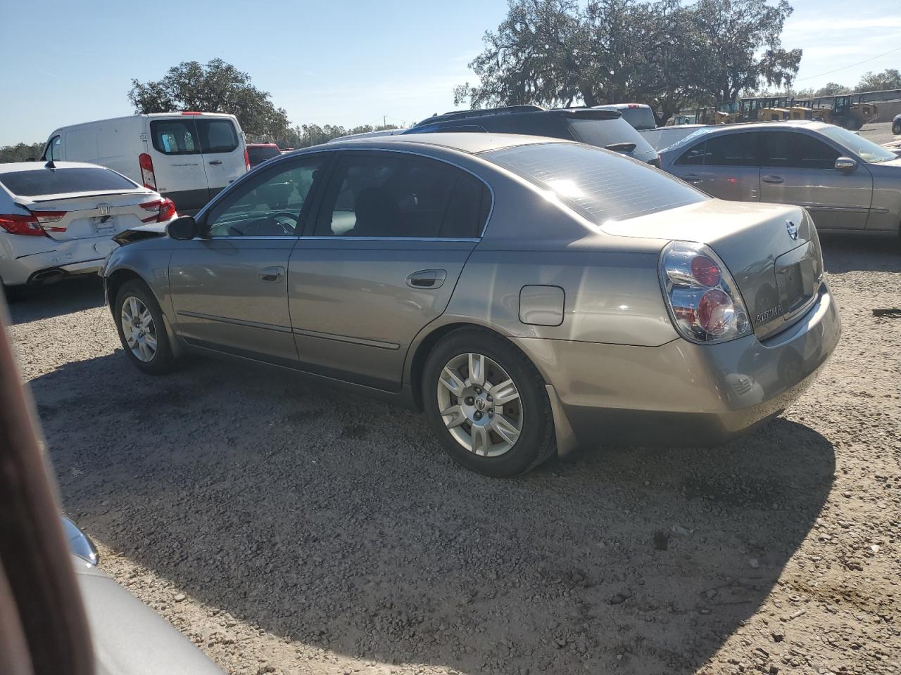 2005 Nissan Altima - Image 2