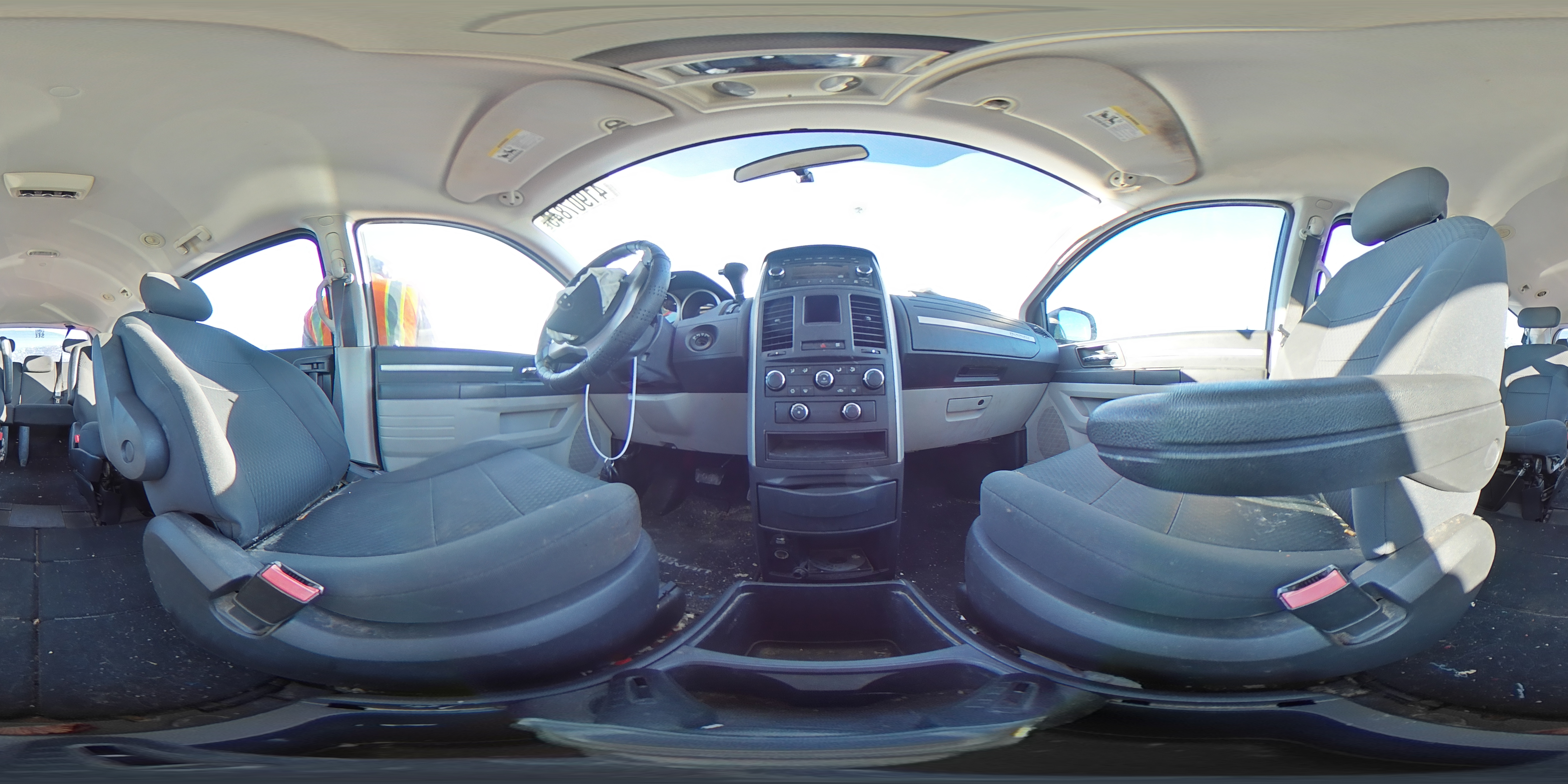 2010 Dodge Caravan - Image 14