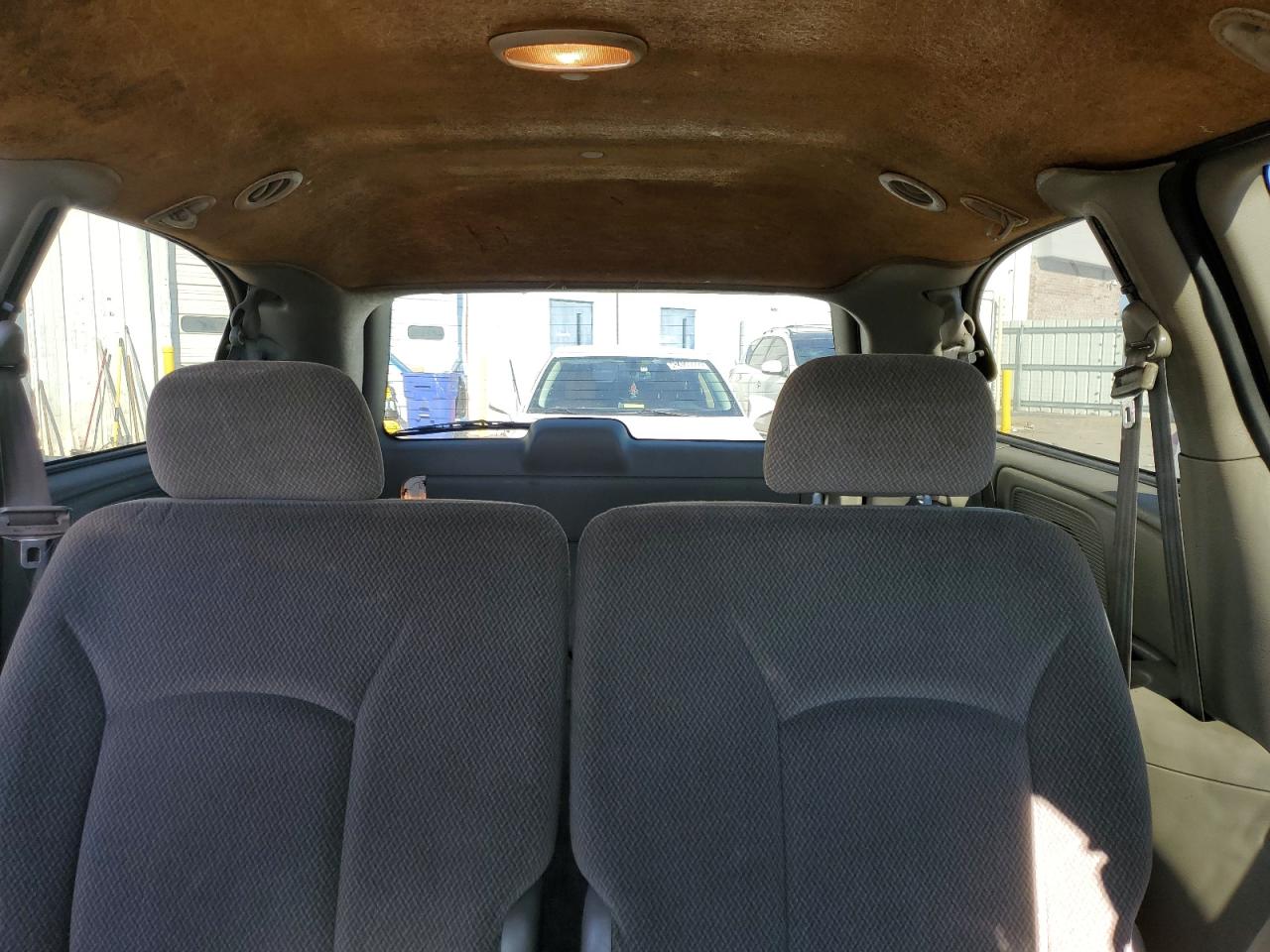 2004 Chrysler Town & Country - Image 10