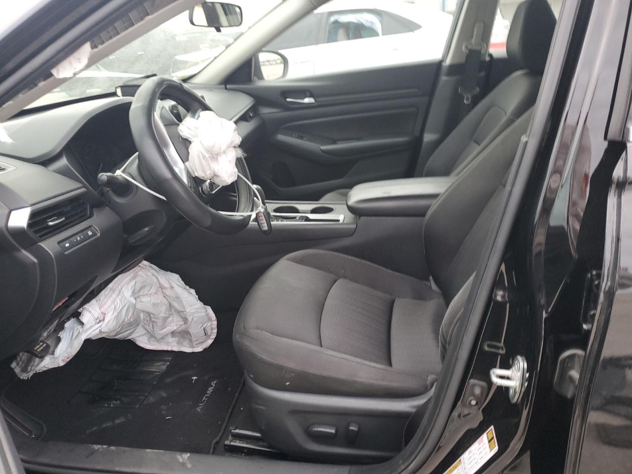 2021 Nissan Altima - Image 7