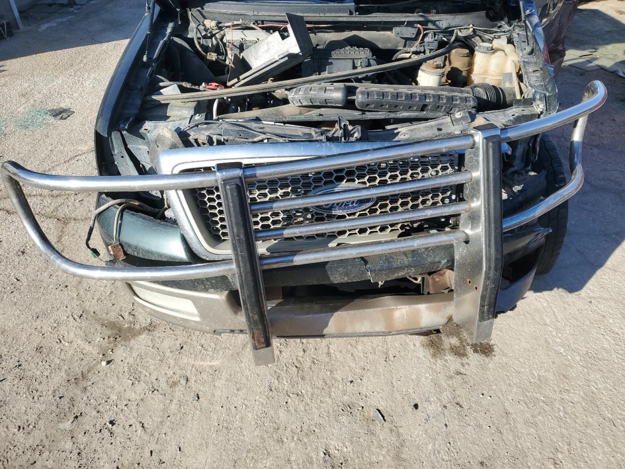 2004 Ford F-150 - Image 13