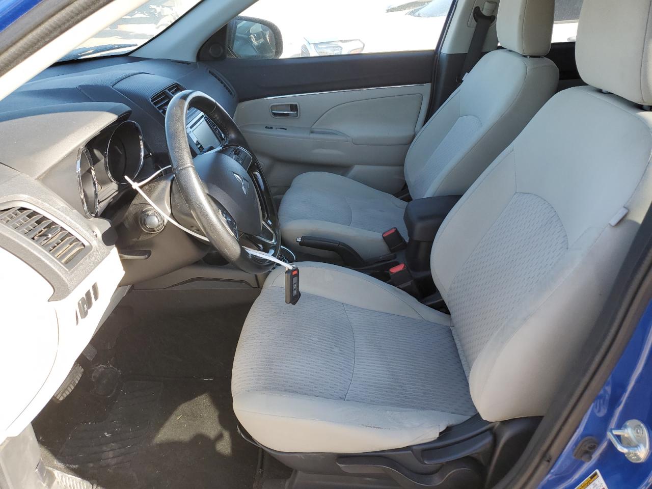 2016 Mitsubishi Outlander - Image 7