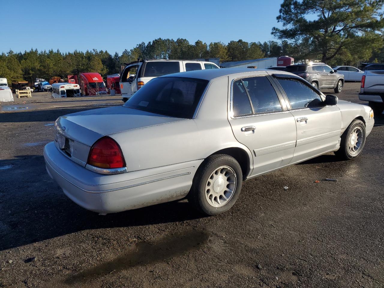 1999 Ford Crown Victoria - Image 3