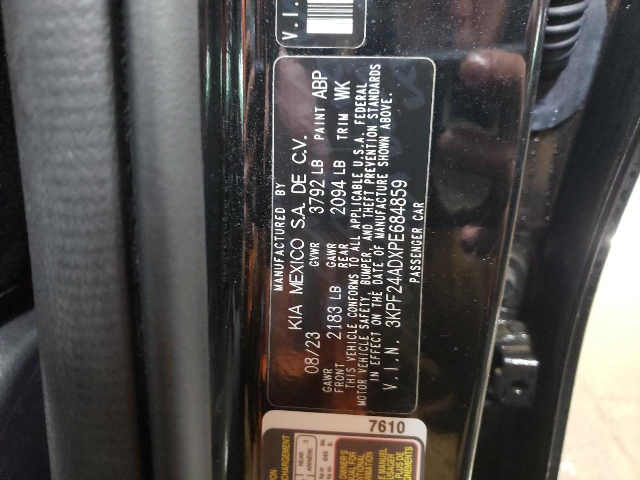 2023 Kia Forte - Image 12