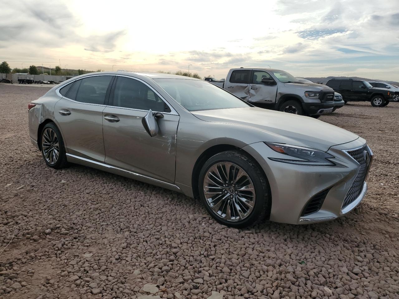 2020 Lexus LS - Image 4