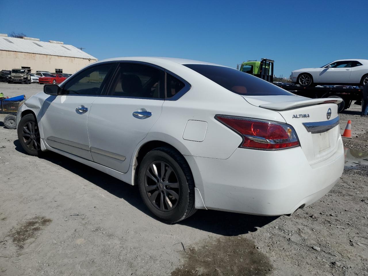 2015 Nissan Altima - Image 2