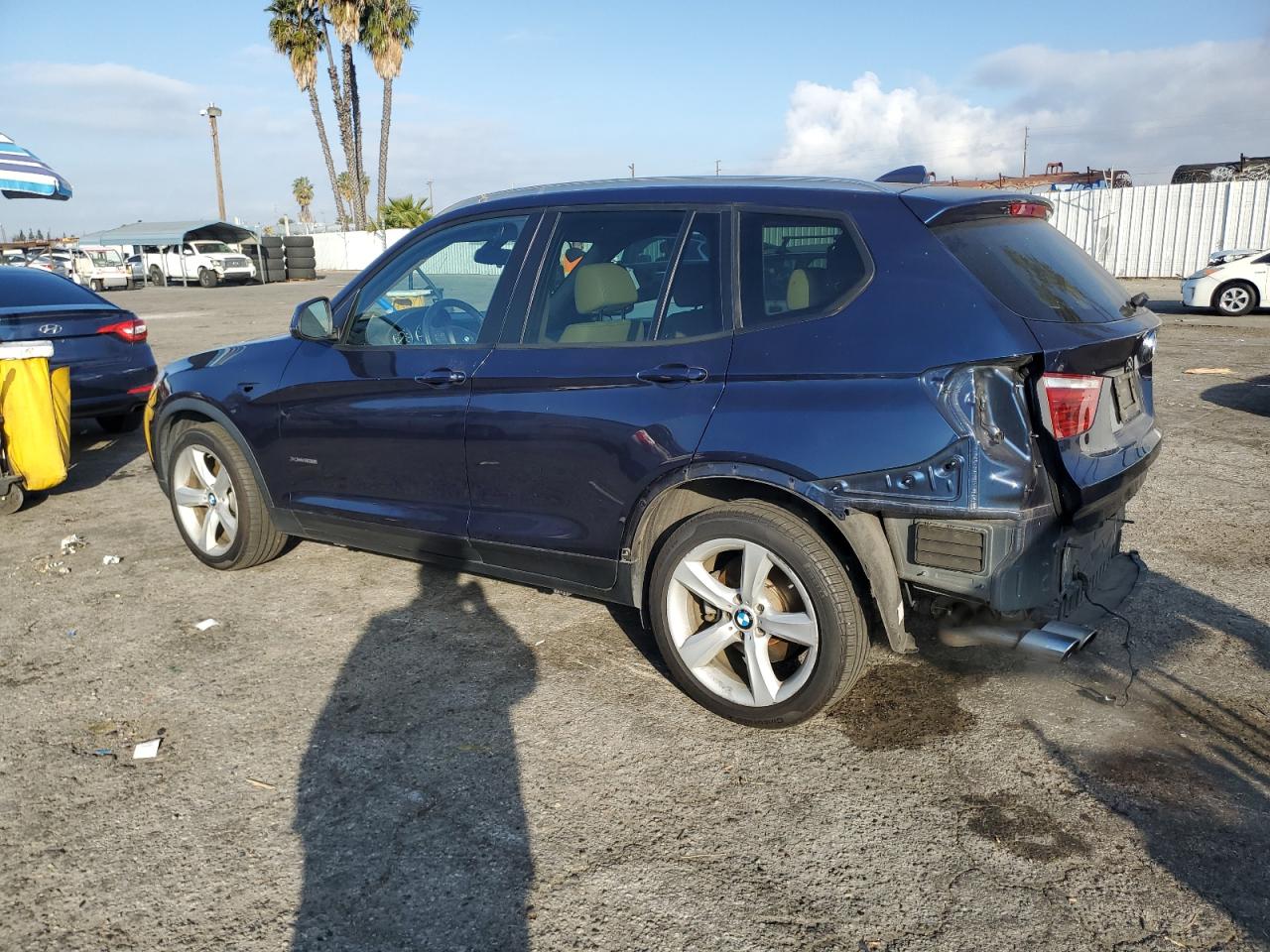 VIN 5UXWX9C57H0D98662 2017 BMW X3 no.2