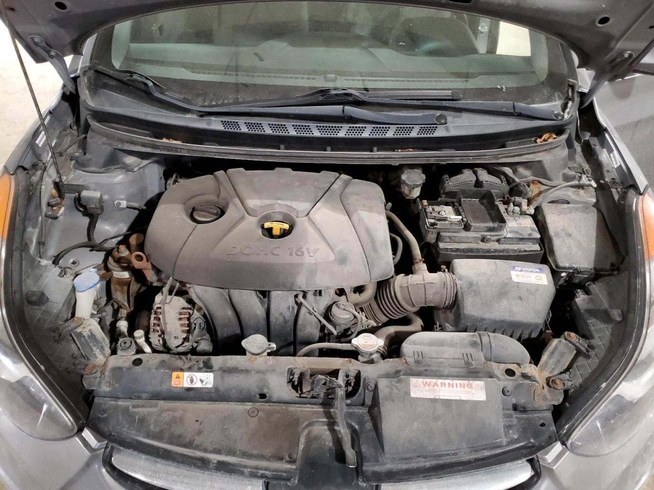 2012 Hyundai Elantra - Image 13