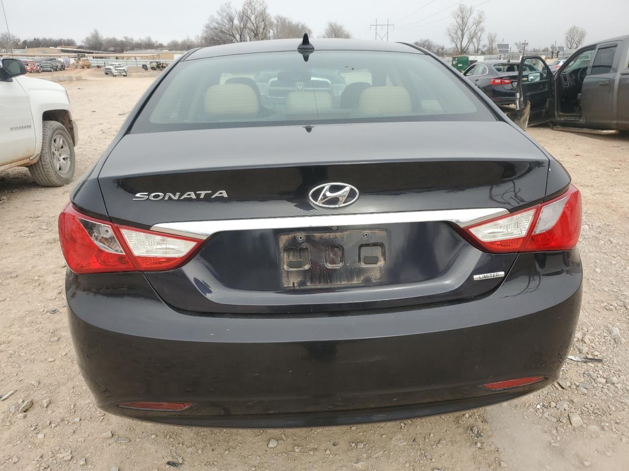 2011 Hyundai Sonata - Image 6